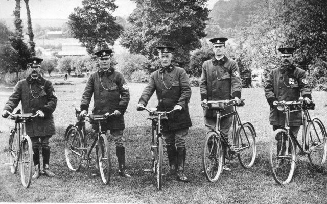 Motorists’ friends: AA patrolmen in 1914