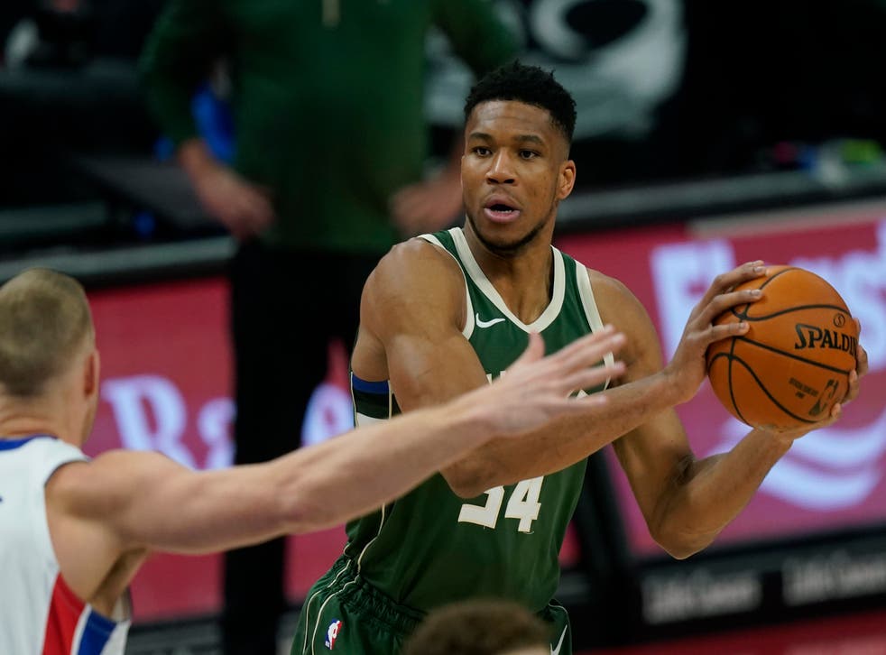 BUCKS PISTONS