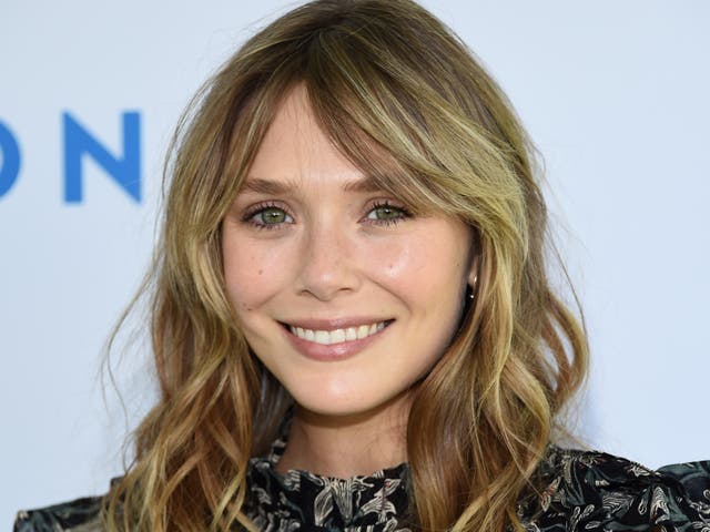 <p>Elizabeth Olsen ha reflexionado sobre su experiencia de ser una estrella infantil, calificándola de “extraña” y “muy aterradora”</p>