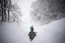 Avalanche warnings after heavy snowfall in Alps