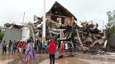 Indonesia earthquake kills at least 35 and injures hundreds