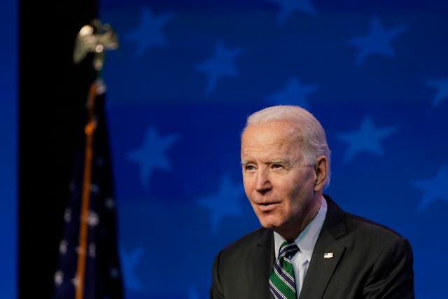 <p>El presidente electo Joe Biden habla en un evento en el teatro The Queen en Wilmington, Delaware, el sábado, 16 de enero del 2021. &nbsp;</p>