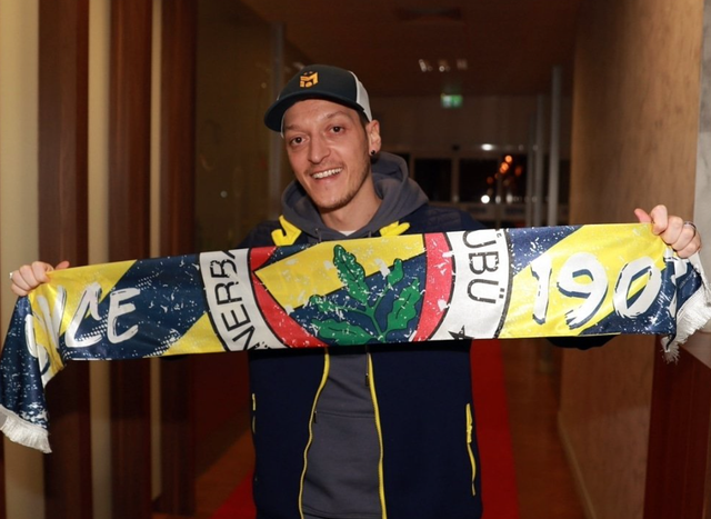 <p>Mesut Ozil</p>