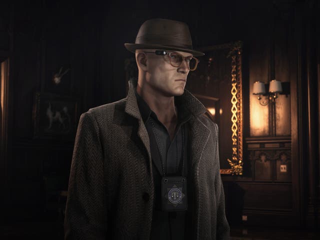 Agent 47 disguises himself as a private investigator during the Devon-set chapter of Hitman 3