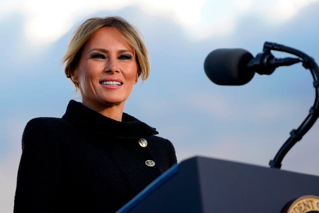 <p>Melania Trump may have outsourced her thank you note-writing</p>