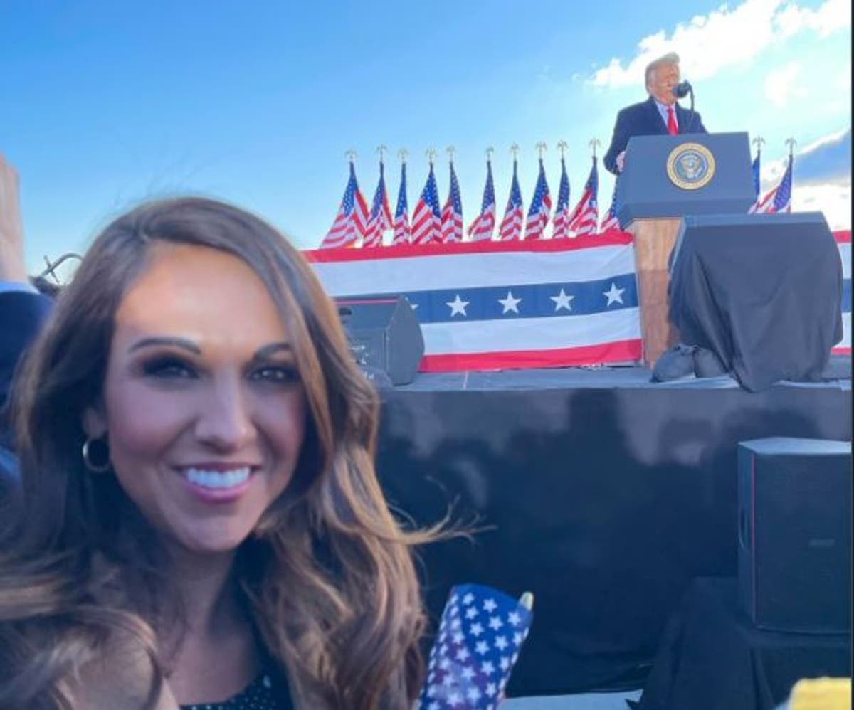 Controversial congresswoman Lauren Boebert poses for photo at Trump ...