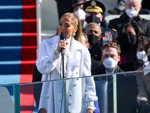 <p>Jennifer Lopez canta durante la toma de posesión del presidente electo de Estados Unidos, Joe Biden, en el frente oeste del Capitolio de Estados Unidos el 20 de enero de 2021 en Washington, DC. Durante la ceremonia de inauguración de hoy, Joe Biden se convierte en el 46º presidente de los Estados Unidos.&nbsp;</p>