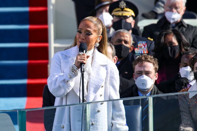<p>Jennifer Lopez canta durante la toma de posesión del presidente electo de Estados Unidos, Joe Biden, en el frente oeste del Capitolio de Estados Unidos el 20 de enero de 2021 en Washington, DC. Durante la ceremonia de inauguración de hoy, Joe Biden se convierte en el 46º presidente de los Estados Unidos.&nbsp;</p>