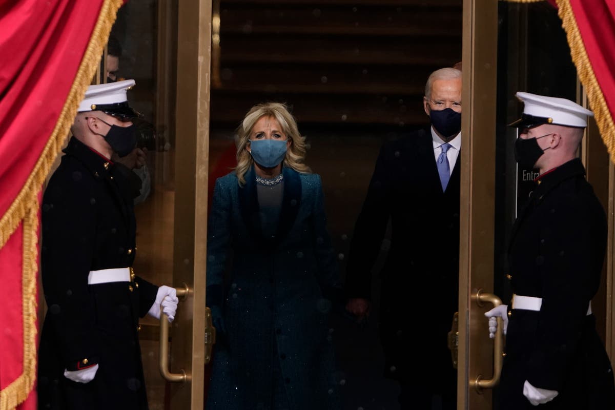 Ap Photos Biden Takes Oath Inherits Confluence Of Crises Office President Joe Biden Oath Oath 6492