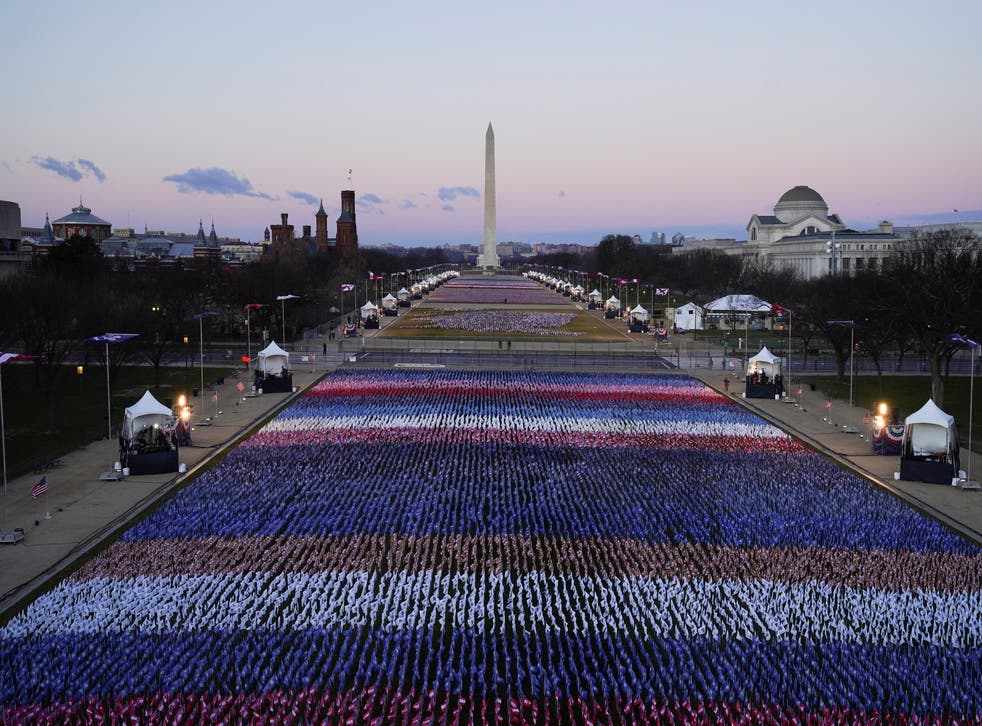 Featured image of post Inauguration Day 2021 Mall : Inaugural organizers installed close to 200,000 flags from every state and territory on the national mall representing people.
