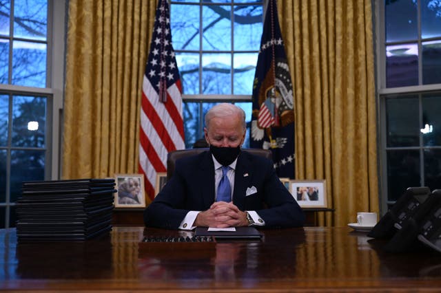 <p>Joe Biden says Donald Trump left him a ‘very generous’ letter in Oval Office.</p>