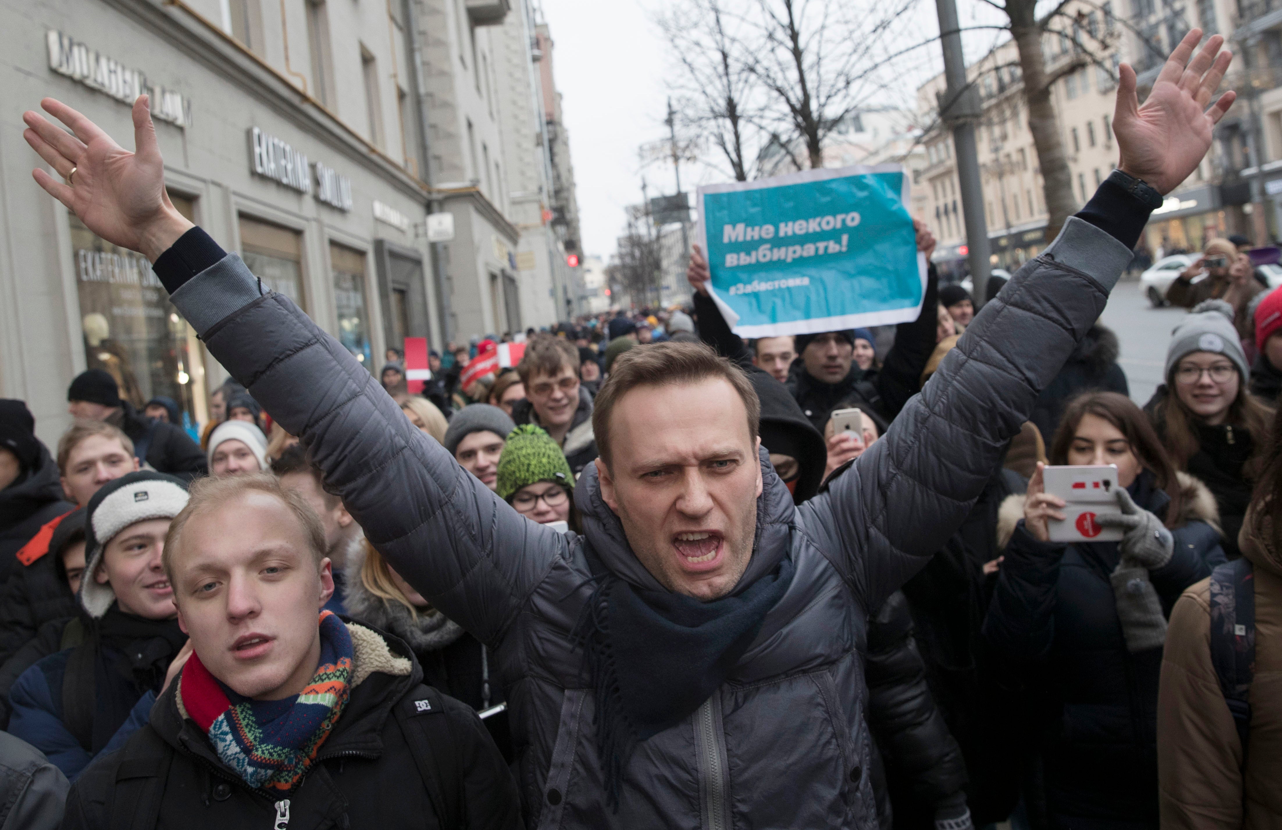 Russia Explaining Navalny