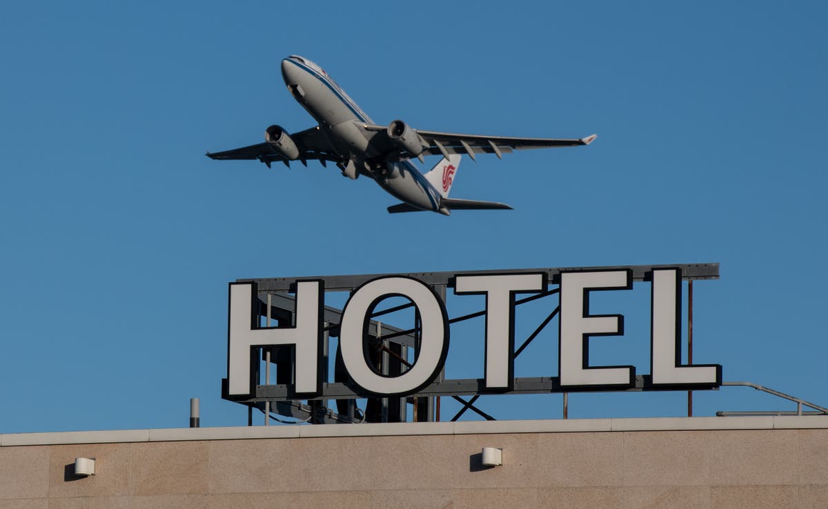 End hotel quarantine scheme in &lsquo;weeks not months&rsquo;, health protection expert tells Boris Johnson