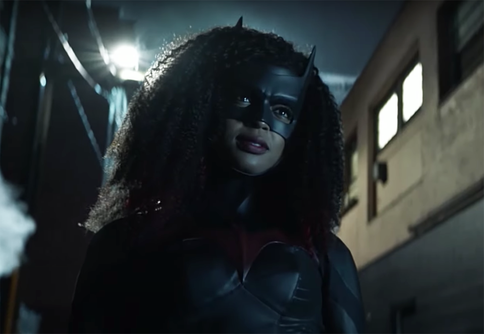 As a martial artist, Javicia Leslie is doing many of her own stunts on ‘Batwoman’