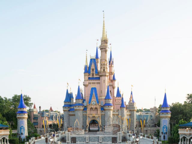 <p>Disney planea actualizar el juego “Jungle Cruise” en sus parques temáticos en Florida y California eliminando las "representaciones negativas" de los pueblos indígenas</p>