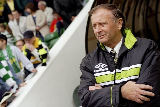 <p>Dr Jozef Venglos manages Celtic in 1998</p>