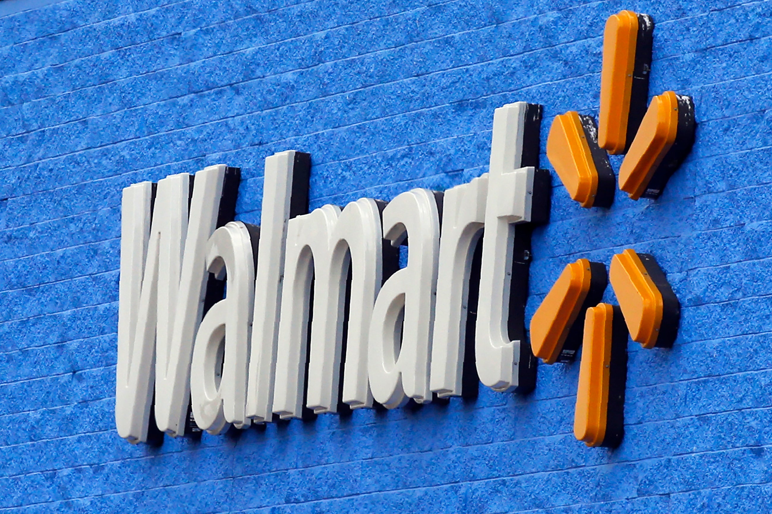 <p>Walmart informó que las entregas a domicilio y los productos a recoger fuera de la tienda aumentaron 300%</p>
