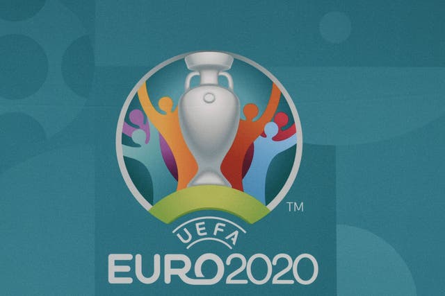 <p>Esta fotografía tomada el 30 de noviembre de 2019 en Bucarest, Rumania, muestra el logo del Campeonato de Europa de Fútbol 2020 antes de la Ceremonia del Sorteo Final de la UEFA Euro 2020. - Bucarest acogerá el sorteo de la UEFA Euro 2020 el 30 de noviembre de 2019 y acogerá partidos en el torneo de verano, pero han surgido dudas sobre el progreso de las obras.&nbsp;</p>