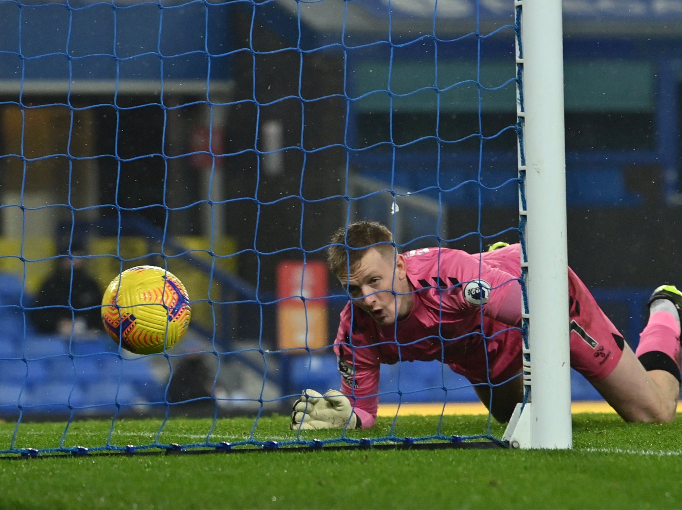 Everton’s lead was cancelled out following Jordan Pickford’s mistake