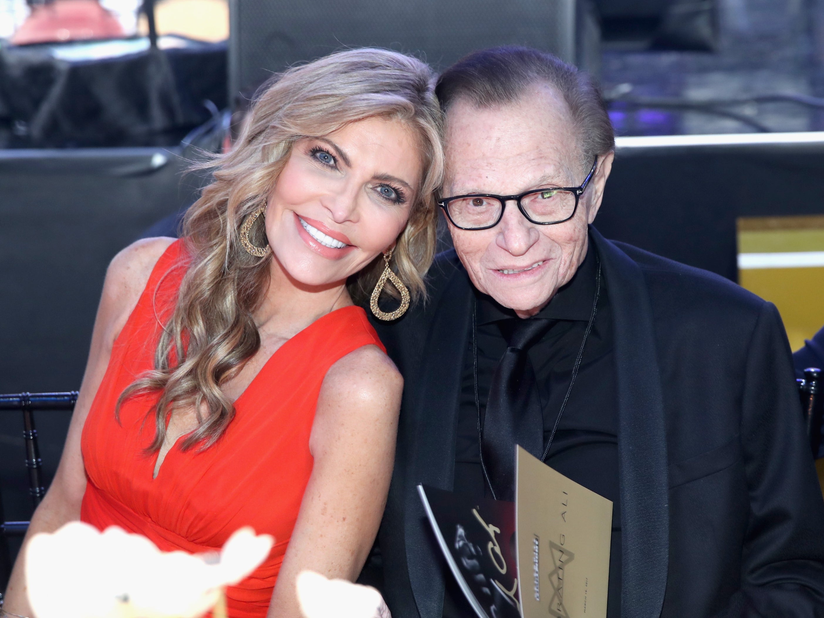 <p>La viuda de Larry King , Shawn King, ha compartido la causa de la muerte de su esposo, así como sus conmovedoras palabras finales</p>