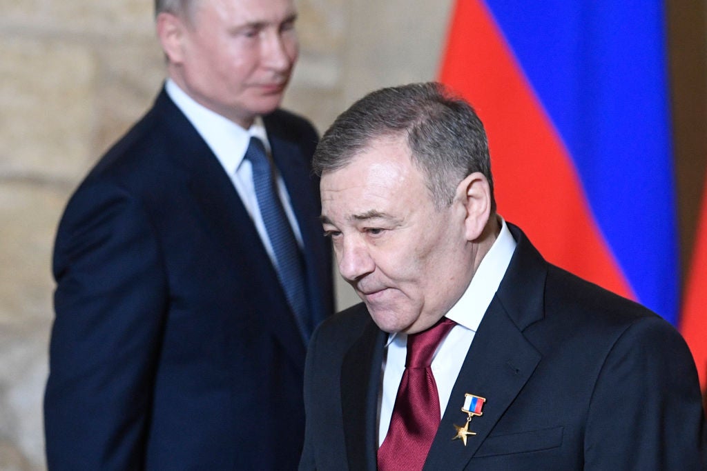 Arkady Rotenberg presented with the Hero of Labour medal for helping construct a bridge connecting Crimea to the Russian mainland.