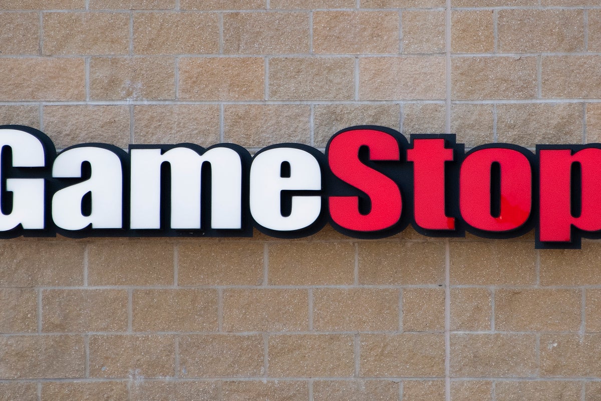 10yearold makes 5,000 return after selling GameStop shares he got(02)