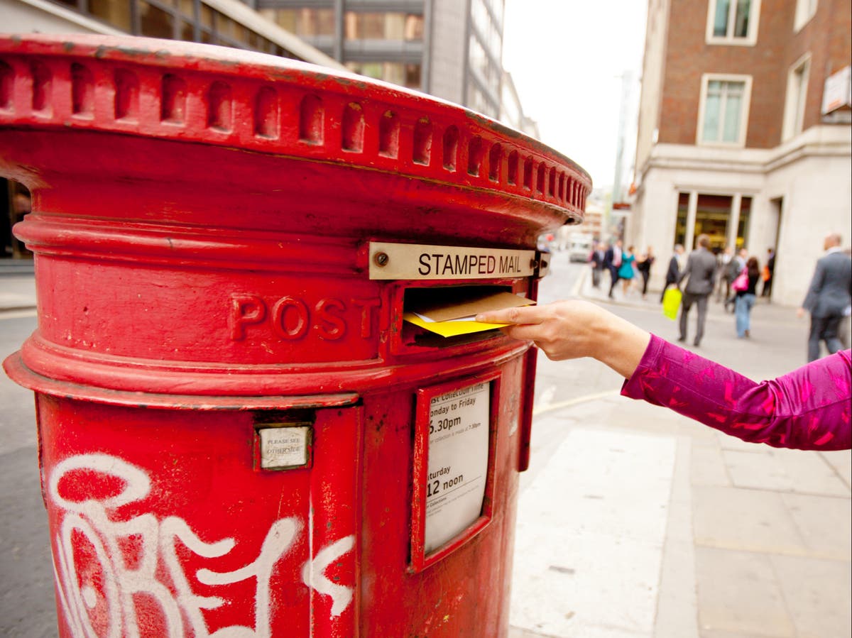 Royal Mail bosses criticised for equipping delivery workers with ‘dress up’ face masks