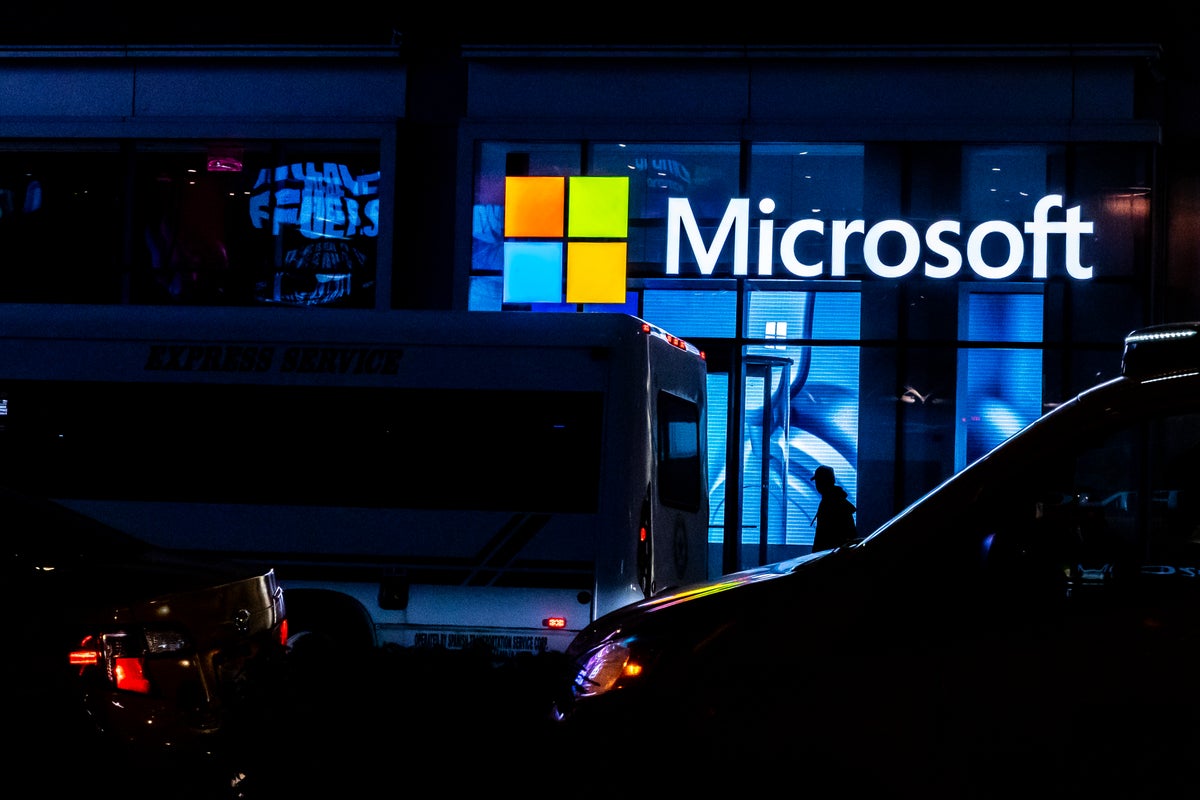 Microsoft back australia’s proposed law to make google pay for news