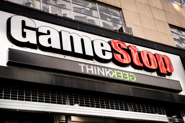 <p>Una tienda de videojuegos GameStop en Nueva York, el 28 de enero de 2021. El alucinante aumento de las acciones de GameStop oculta la cruda realidad de que el vendedor de videojuegos se hunde mientras la industria a su alrededor está en un boom.&nbsp;</p>