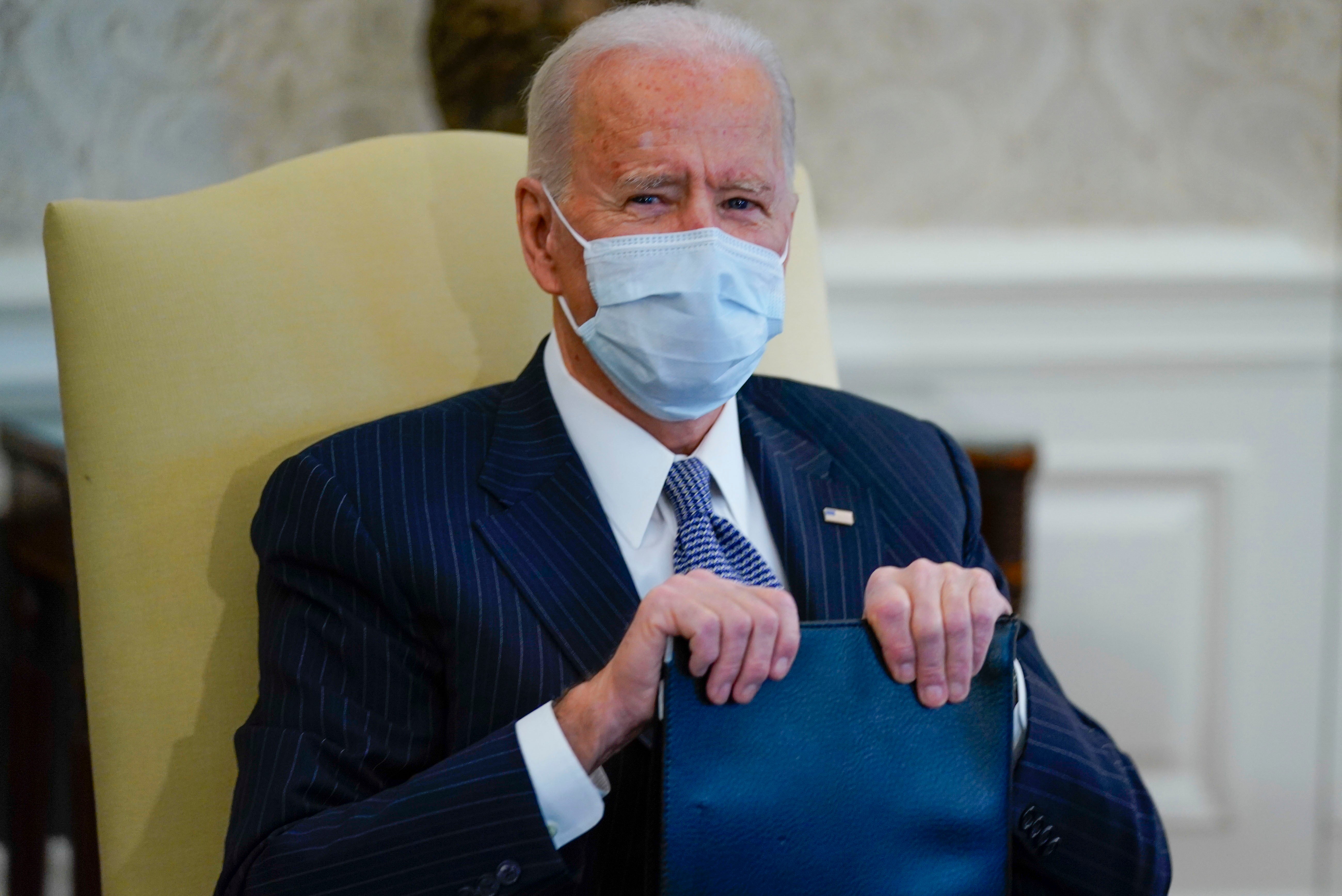 <p>El presidente Biden puede "brindar alivio a decenas de millones de personas", aseguran.</p><p></p>