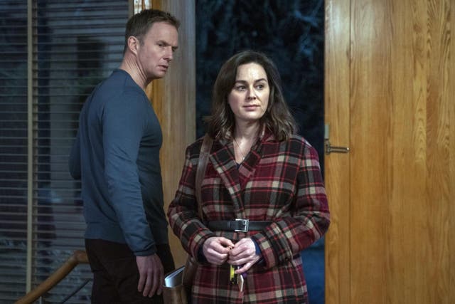 Jill Halfpenny and Rupert Penry-Jones in The Drowning