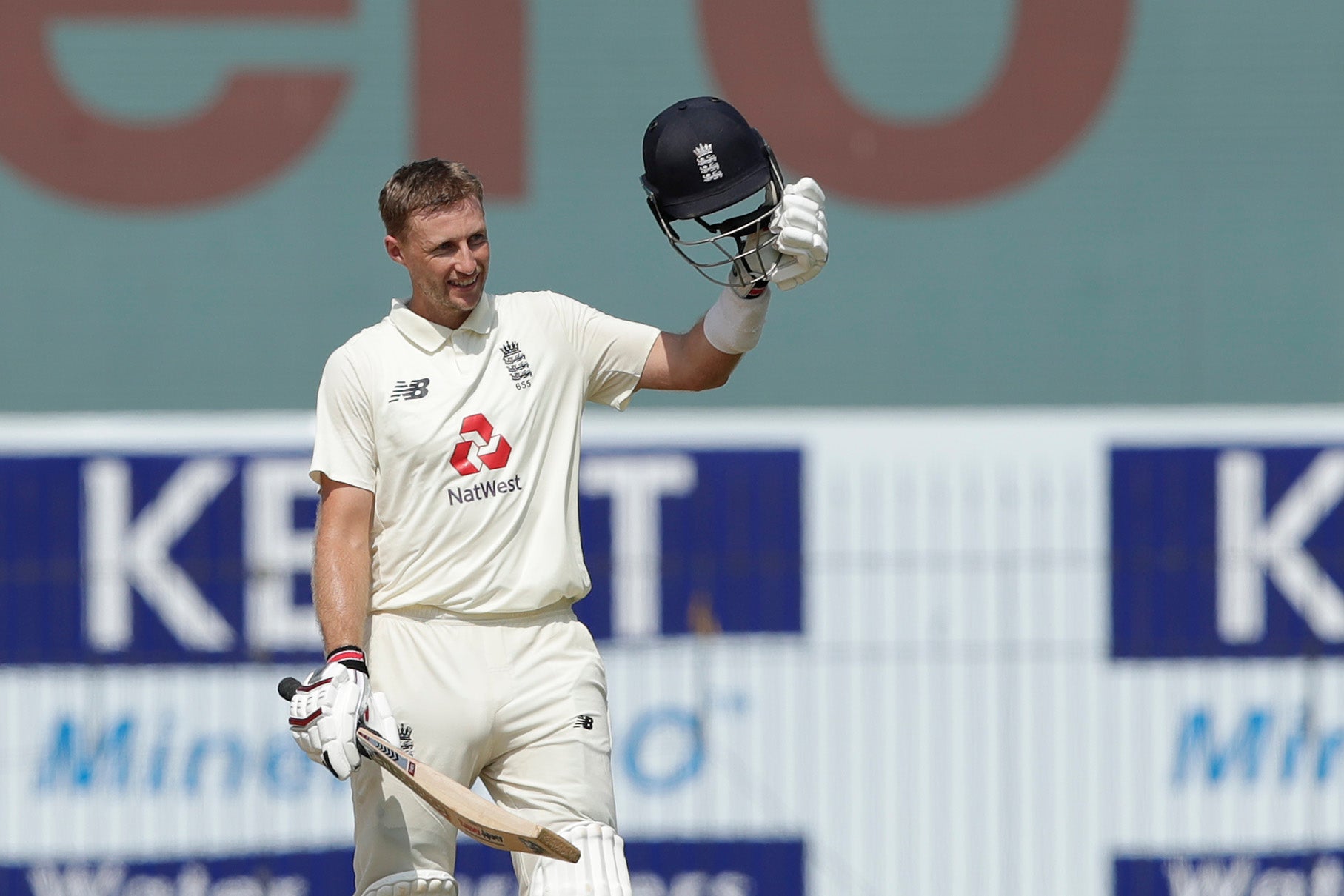 Joe Root celebrates completing his double century on day two