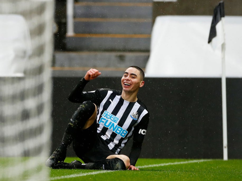 Miguel Almiron celebrates scoring