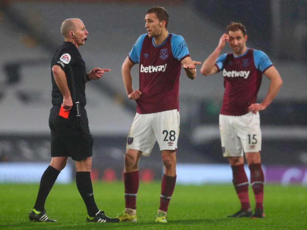 Tomas Soucek red card overturned as West Ham successfully appeal against Mike Dean&rsquo;s call
