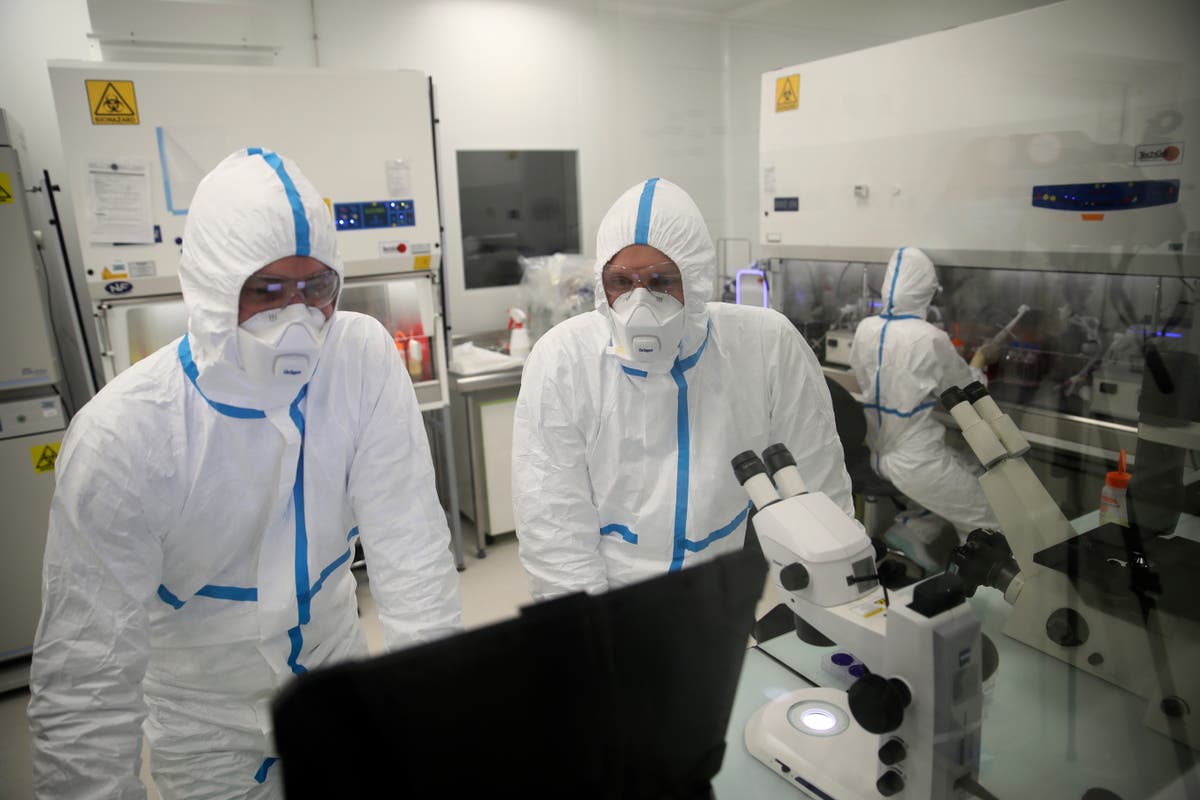 Новый штамм коронавируса 2022. Дельтакрон штамм коронавируса. Институт 6 в Токио изучение химоружия. Омикрон сотрудники.
