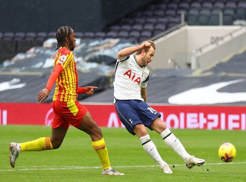 Harry Kane shoots on goal
