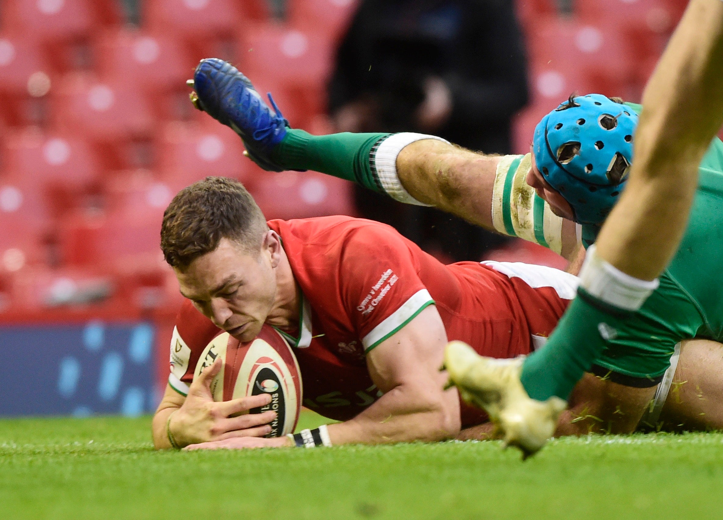 George North scores Wales’ first try