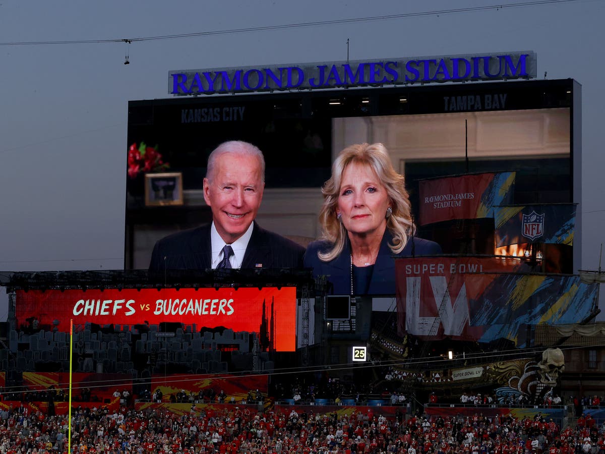 Biden news – live: President salutes healthcare workers at Super Bowl and vows tough stance on China Biden news – live: President salutes healthcare workers at Super Bowl and vows tough stance on China