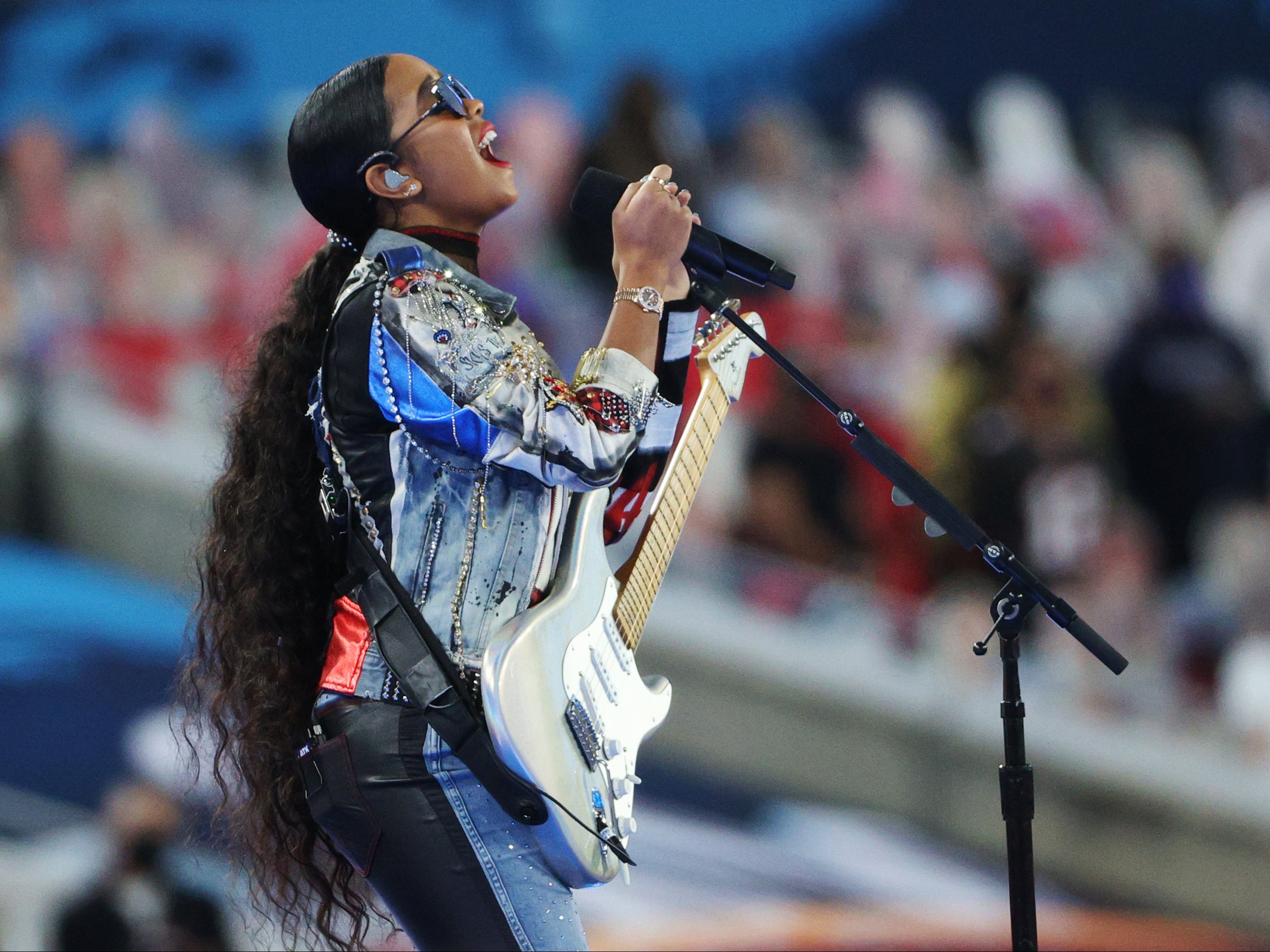 HER performs "America The Beautiful" before Super Bowl LV