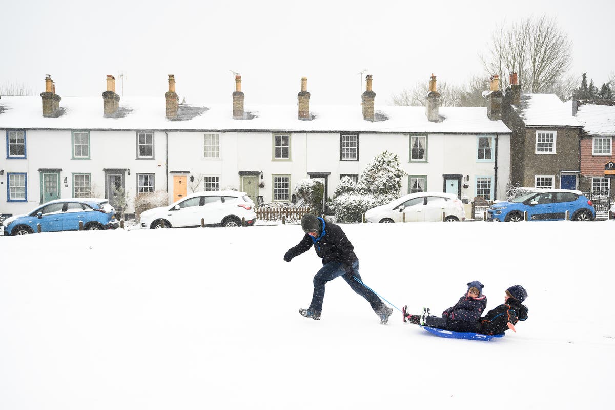 UK weather – live: Storm Darcy brings snow warnings as Beast from the East II closes vaccine centres UK weather – live: Storm Darcy brings snow warnings as Beast from the East II closes vaccine centres