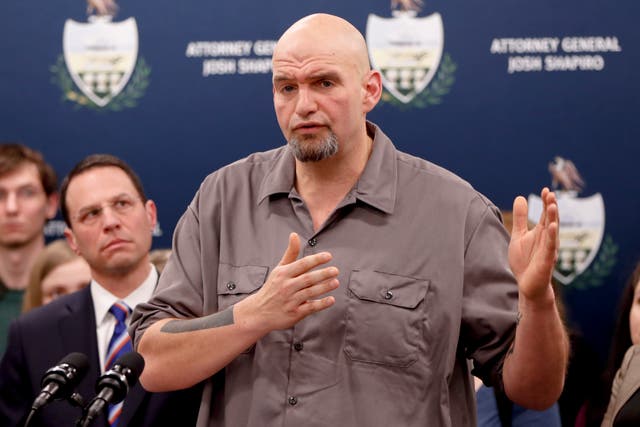 <p>Fetterman saltó a la fama nacional como uno de los críticos más vocales del expresidente en los días posteriores a las elecciones de 2020</p>