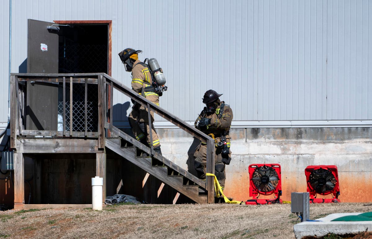 Probe focuses on chicken conveyer in deaths at Georgia plant