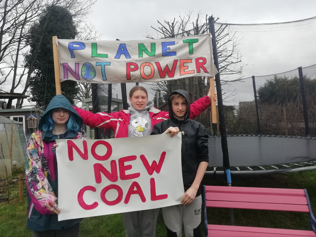 ‘Coal is not the goal’: Teenage climate activists deliver petition to government over Cumbria coal mine ‘Coal is not the goal’: Teenage climate activists deliver petition to government over Cumbria coal mine