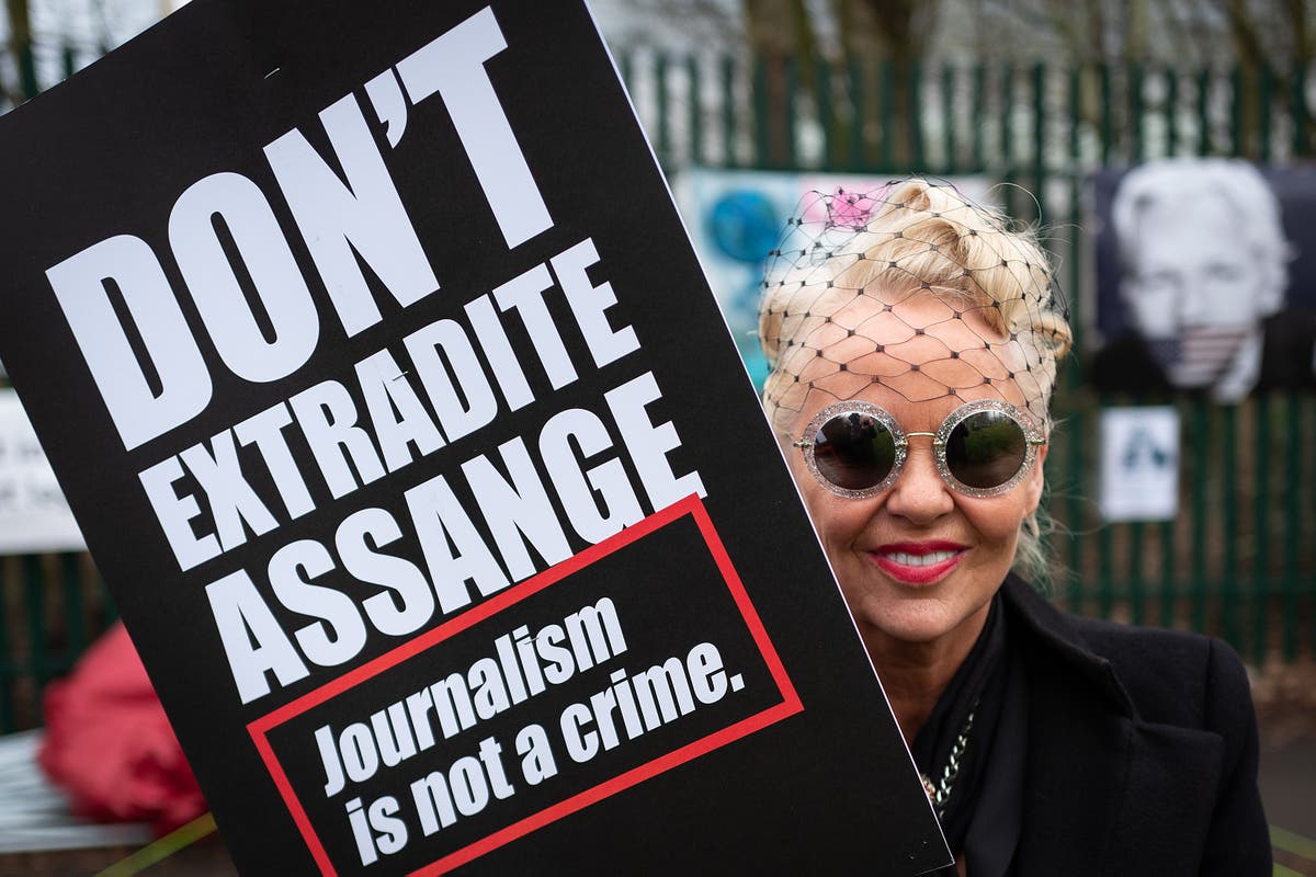 Julian Assange supporters urge Joe Biden to drop prosecution saying Trump was ‘opposed to free press’ Julian Assange supporters urge Joe Biden to drop prosecution saying Trump was ‘opposed to free press’