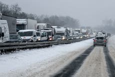 Heavy snow creates severe traffic disruptions in Germany