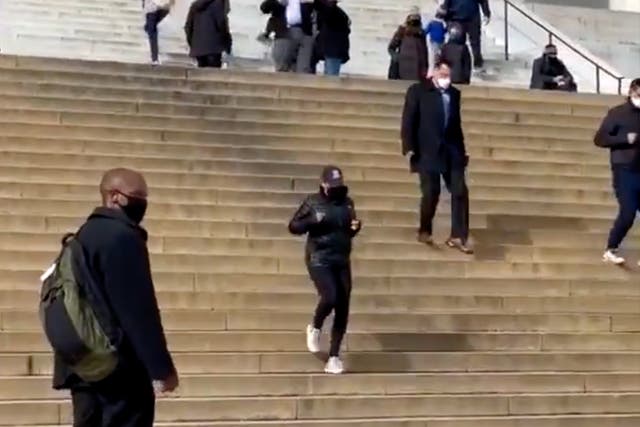 Kamala Harris spotted jogging up steps of Lincoln Memorial