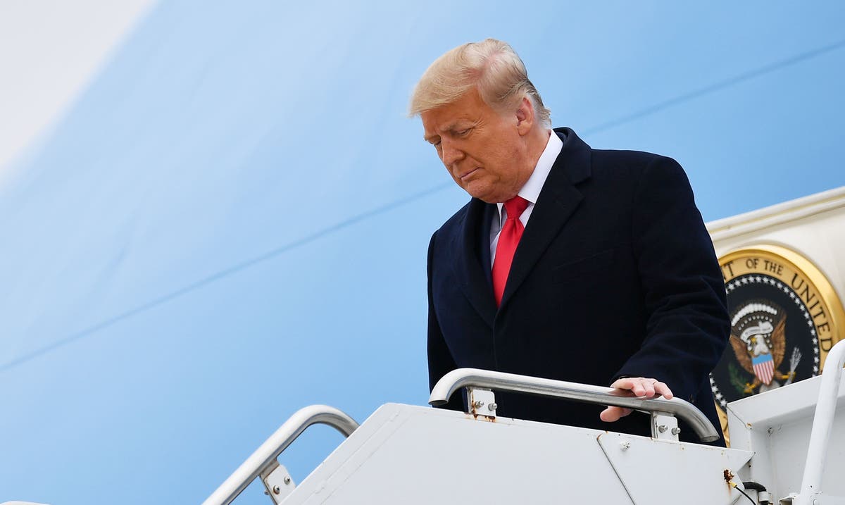 Trump&rsquo;s own impeachment lawyer &lsquo;called him a f***ing crook&rsquo;