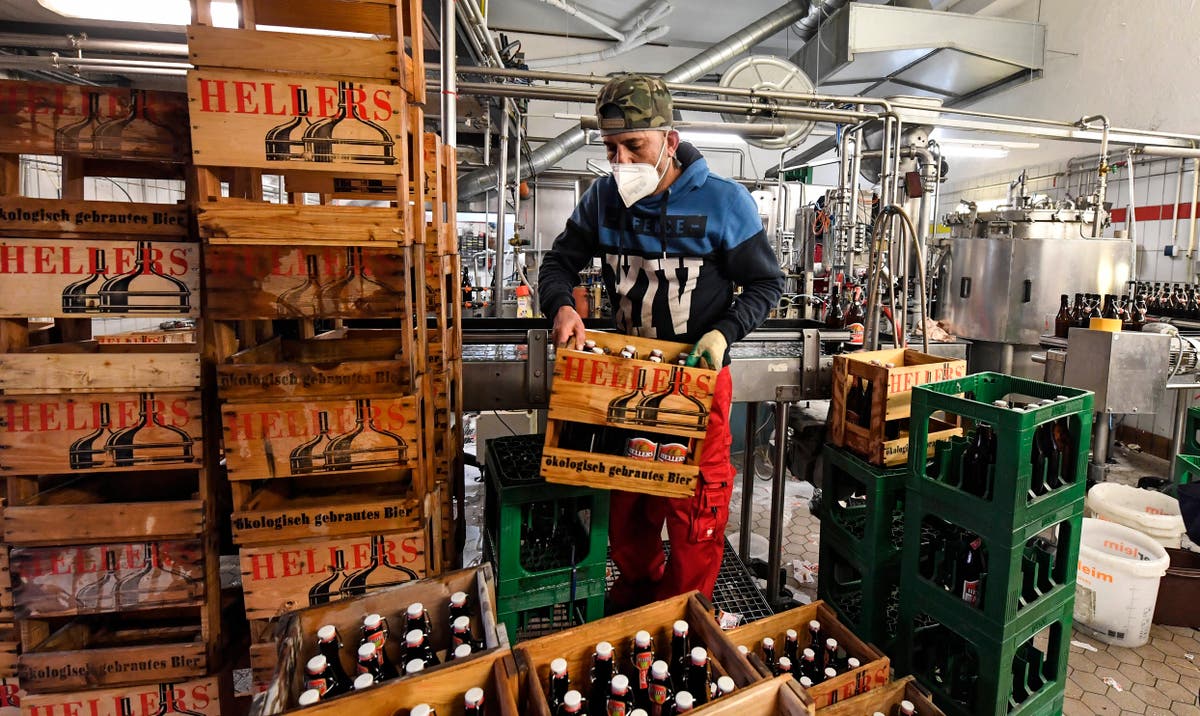 Lockdowns weigh on German beer sales, hurt small brewers