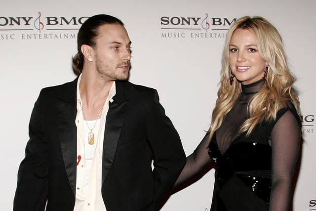 <p>Singer Britney Spears (R) and husband Kevin Federline arrive at the SONY BMG Grammy Party at The Hollywood Roosevelt Hotel on 8 February, 2006 in Hollywood, California</p>