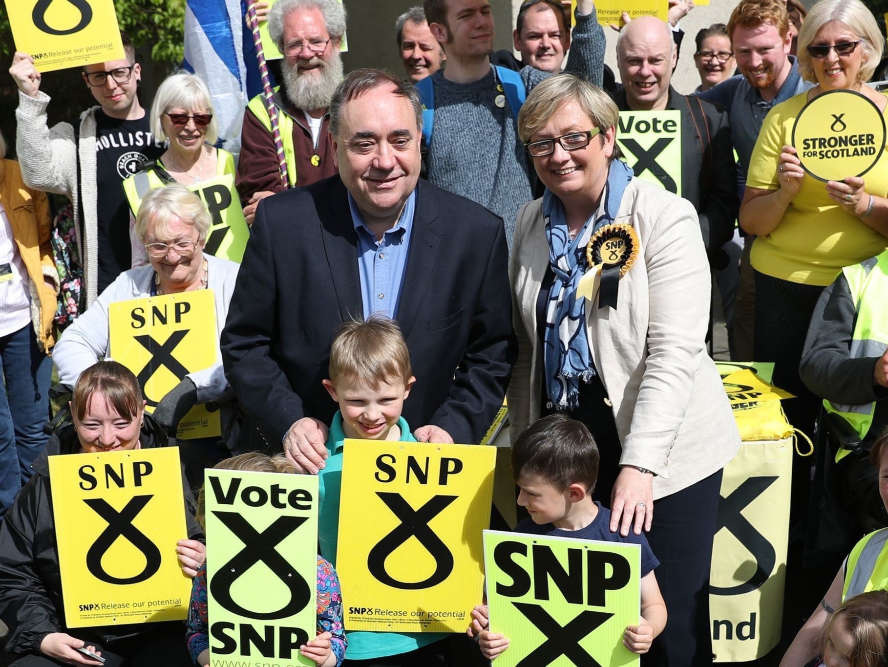 Alex Salmond and Joanna Cherry campaigning together in 2017